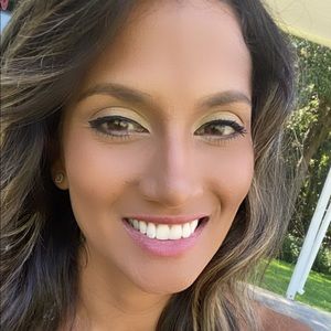 Meet your Posher, Alejandra